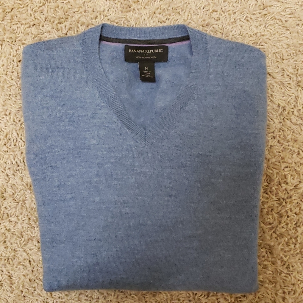 Banana Republic 100% Merino Wool V-Neck Sweater